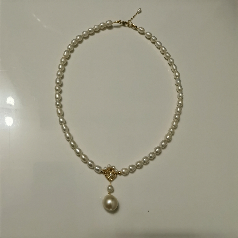 Freshwater pearl necklace